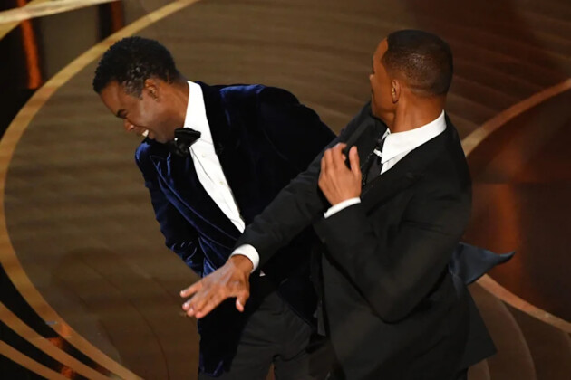 Will Smith deu um tapa nos rosto de Chris Rock ao vivo no Oscar 2022.