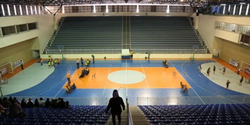 Atividades começam nesta segunda, nos ginásios Zukão e Oscar Pereira, além do CIE Sabará de forma gratuita