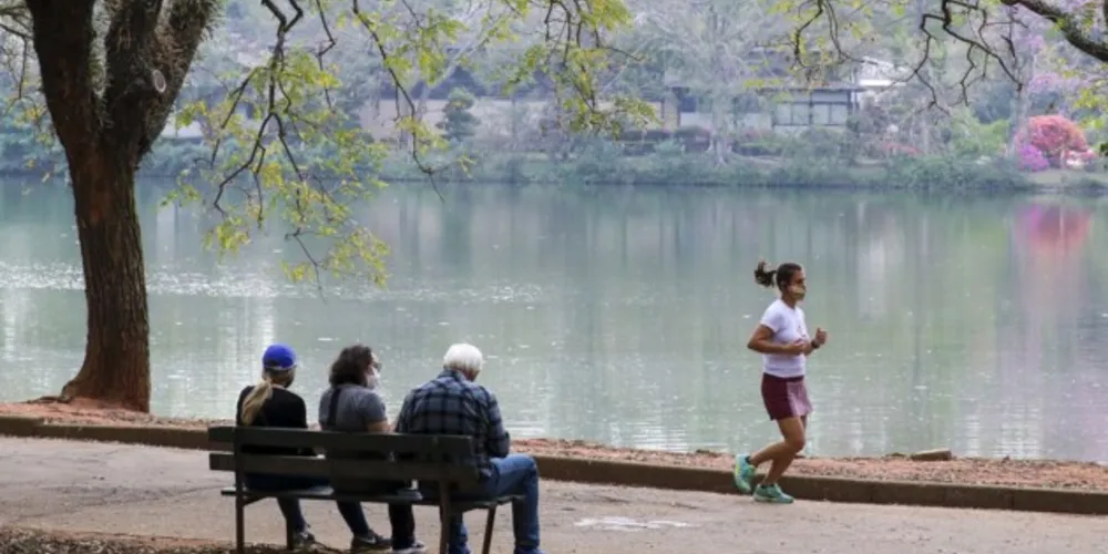 Massa de ar frio perde força na segunda (20), quando novas áreas de instabilidade devem trazer chuva para o Sul