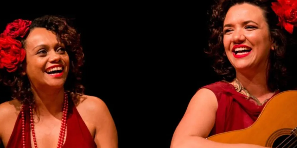 A abordagem do resgate à mulher selvagem,  protagonista da sua própria história e em conexão com sua linhagem ancestral permeia o espetáculo.