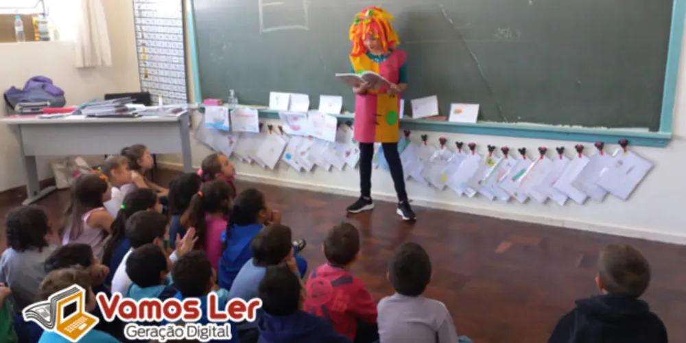 Heloisa se apresentou como Emília para alunos dos primeiros anos