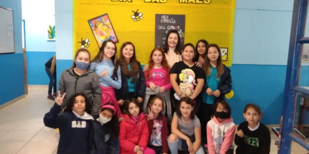 Vários momentos permearam a ampla ação para demonstrar carinhos às mães