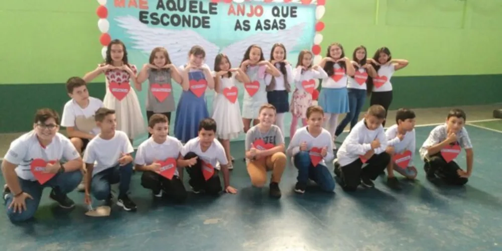 Momentos marcaram reconhecimento dos alunos pela importância das mães