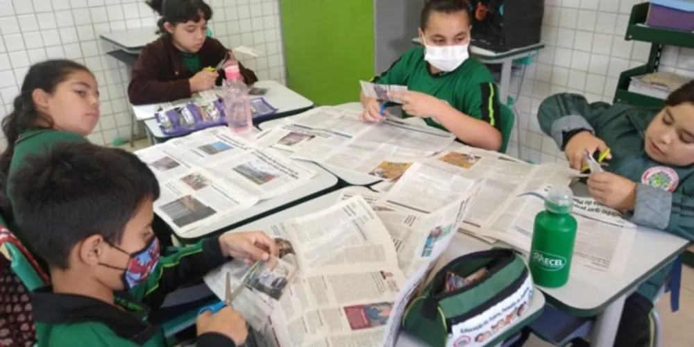 Desenhos, uso do jornal impresso, conversa e outros elementos permearam trabalho acerca das profissões