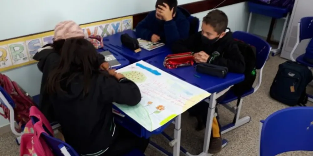 Professor destacou a importância de conversar e alertar alunos sobre o tema