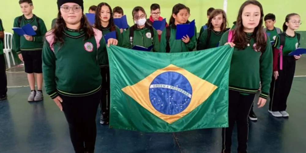 Docente destacou importância de ações patrióticas na instituição