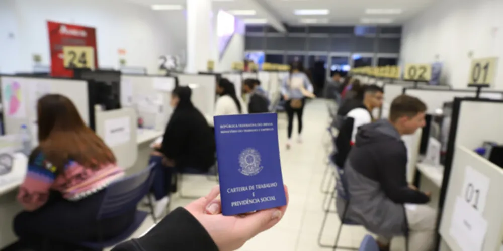 PR inicia a semana com mais de 11 mil vagas de emprego