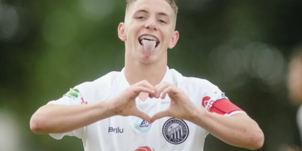 Elenco sub-17 entra em campo pela manhã e o sub-20 joga de tarde