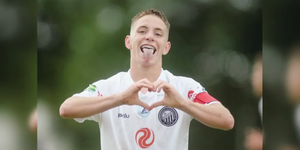 Elenco sub-17 entra em campo pela manhã e o sub-20 joga de tarde