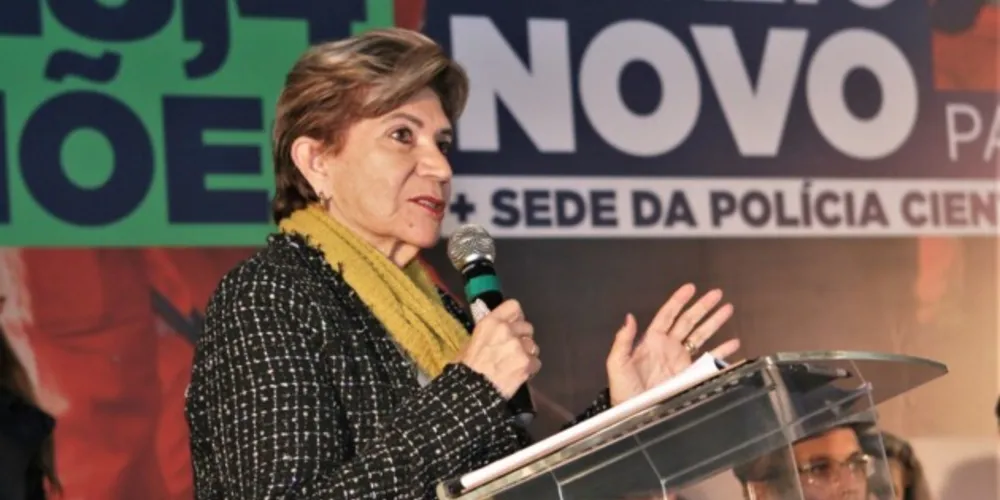 Prefeita Elizabeth Schmidt em evento realizado nesta segunda-feira (30), no San Martin.