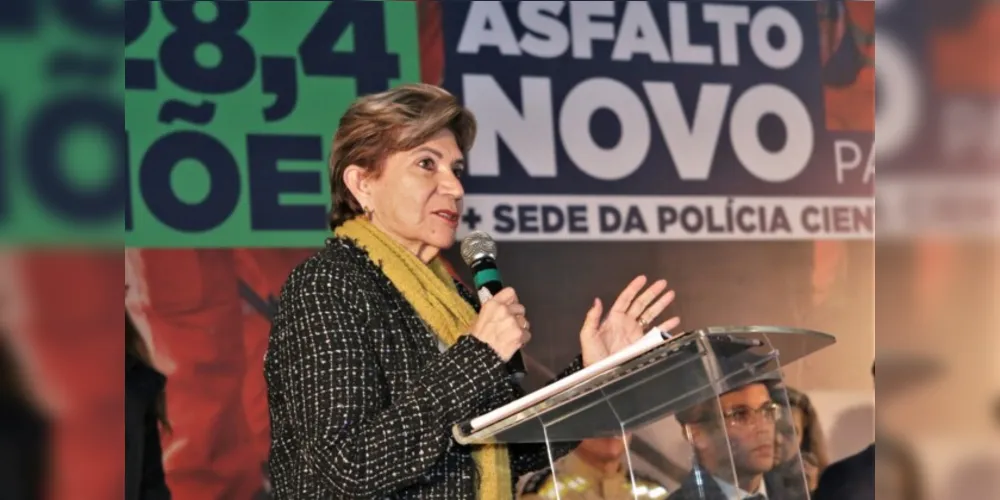 Prefeita Elizabeth Schmidt em evento realizado nesta segunda-feira (30), no San Martin.