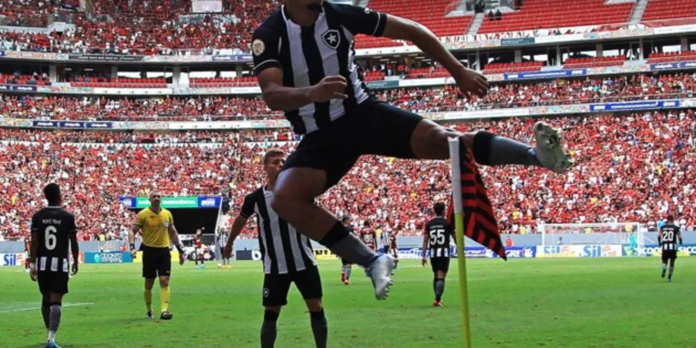 Alvinegro faz 1 a 0 e volta a vencer rival após oito jogos