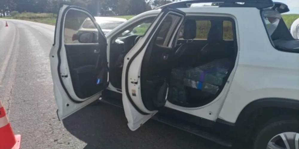 Dois batalhões da polícia foram mobilizados para deter automóveis que estavam carregados com maconha