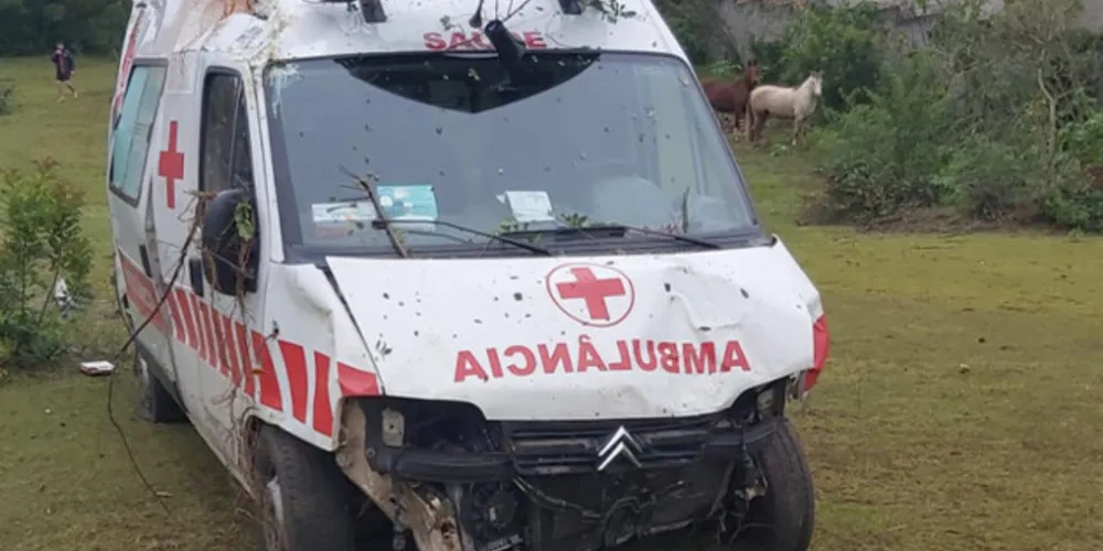 Os policiais tentaram abordar o veículo na BR-376, mas o motorista não obedeceu a ordem de parada e iniciou fuga