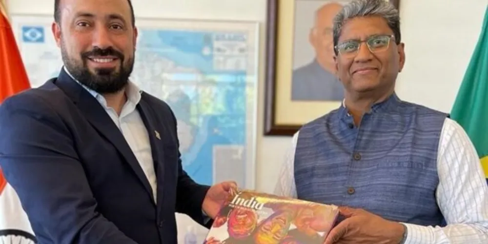 Presidente da Associação dos Municípios dos Campos Gerais (AMCG), Henrique Carneiro, esteve reunido com o embaixador da Índia no Brasil, Suresch Reddy