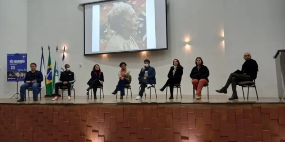 O evento reuniu cerca de 300 pessoas no  auditório da Unicesumar.