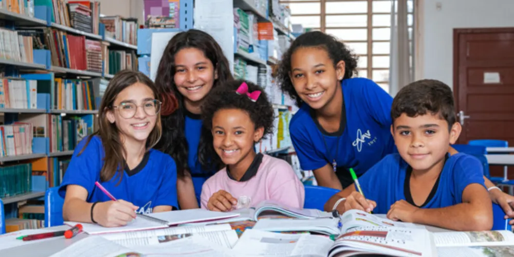 Rede estadual do Paraná é uma das líderes em combate ao abandono escolar.
