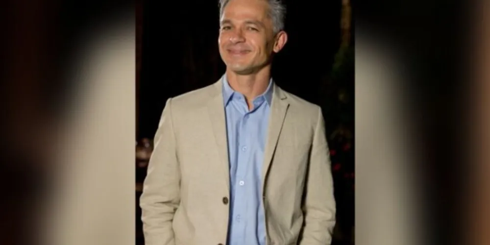 BRINDE À VIDA  - O Diretor Industrial da HEINEKEN Ponta Grossa, Rodrigo Bressan receberá as felicitações pela troca de idade na próxima sexta-feira  (1). Rodrigo que vem fazendo um excelente trabalho no comando da unidade da renomada cervejaria Heineken em nossa cidade. Da coluna RC votos de plena realização!