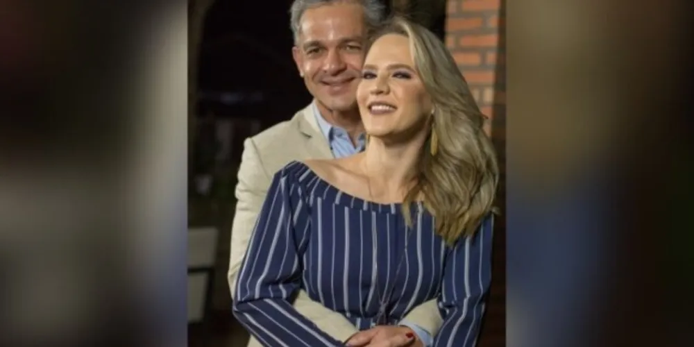 NOVO CICLO - Paula Lyrio Bressan recebeu as felicitações pela passagem de seu aniversário no último domingo (3). No registro, Paula e seu marido Rodrigo Bressan. Da coluna RC os votos de alegrias e sucesso.