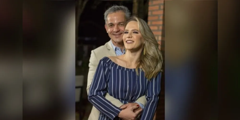 NOVO CICLO - Paula Lyrio Bressan recebeu as felicitações pela passagem de seu aniversário no último domingo (3). No registro, Paula e seu marido Rodrigo Bressan. Da coluna RC os votos de alegrias e sucesso.