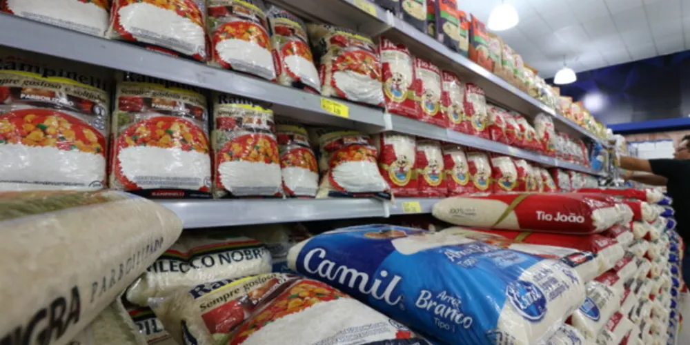 Os produtos do grupo de alimentação geral tiveram a maior alta 
no decorrer de abril, com aumento médio de 2,78%