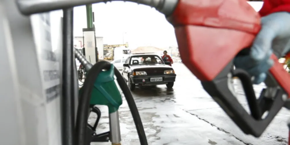 Feirão do Imposto em Ponta Grossa irá ofertar 2 mil litros de gasolina comum ao preço de R$ 5.