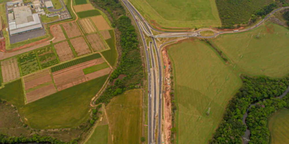A primeira empresa a se instalar no Distrito Industrial Norte foi a UBL. Agora, em cada lado da Unidade, há um novo investimento
