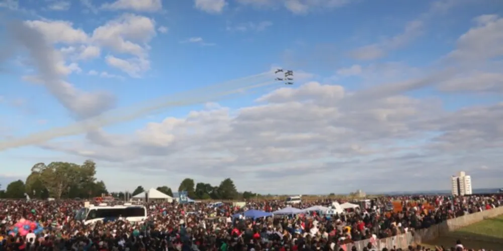 O evento realizado pela Prefeitura no Jockey Club, contou com milhares de espectadores no local