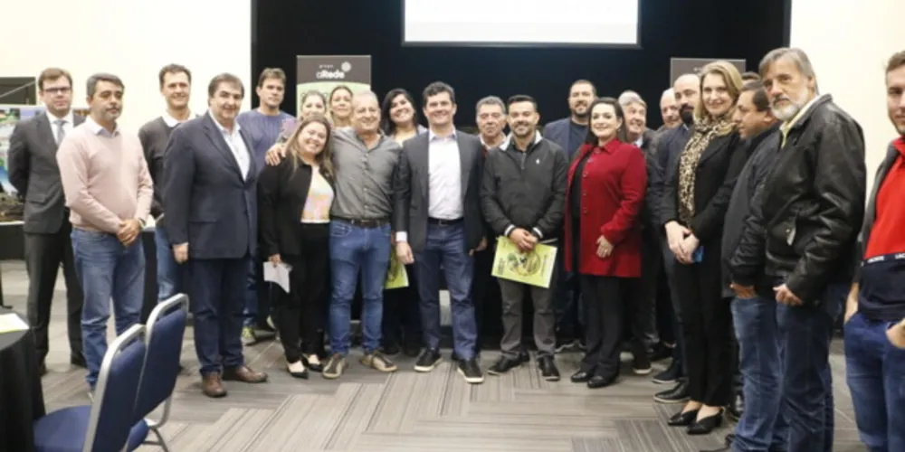 Lançamento da 13ª edição do livro-anuário aconteceu na manhã desta quarta-feira (29)