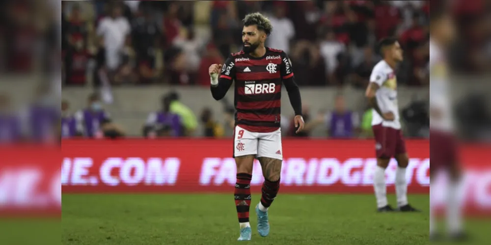 Pedro foi o artilheiro do jogo com quatro gols; Gabigol (foto) também deixou a sua marca