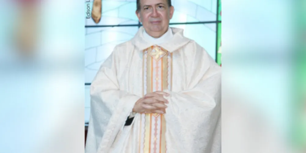 BRINDE À VIDA - Padre Wilton de Moraes Lopes, fundador da Congregação da Copiosa Redenção, Cidadão Honorário do Paraná, nesta quarta - feira (27), receberá as felicitações pela passagem de seu aniversário.  Da coluna RC os votos de saúde e realizações.