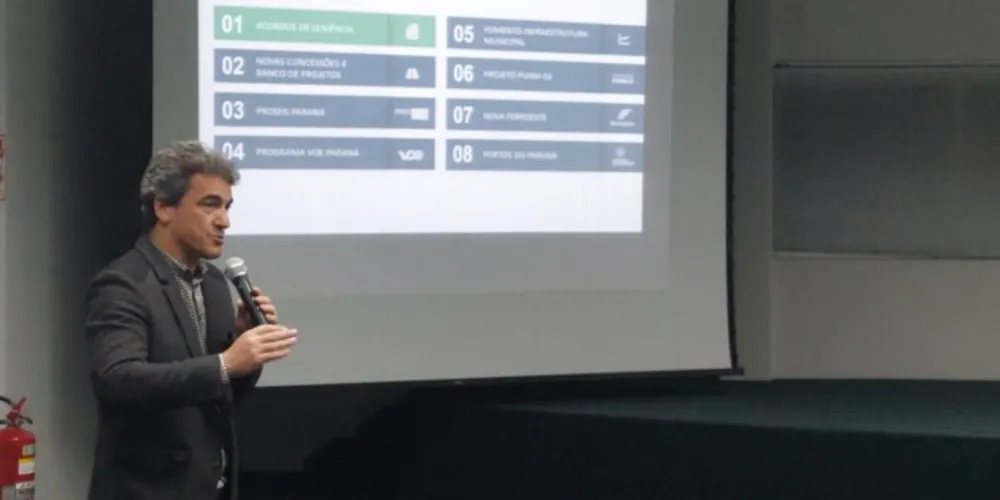 Fernando Furiatti esteve reunido com empresários e lideranças locais em Ponta Grossa, na noite da última segunda-feira (11)