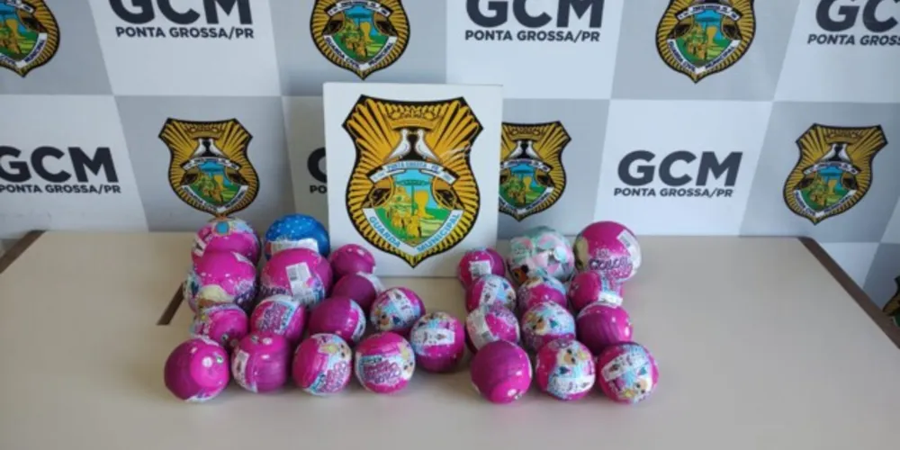 Objetos também foram apreendidos, junto do suspeito do roubo