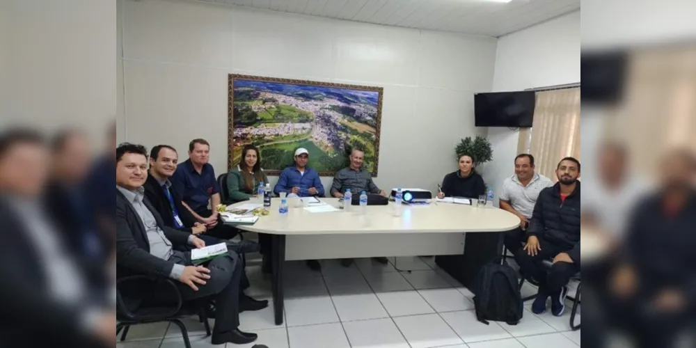 Encontro com representantes da Coopegra e da empresa FrigoVille debateu um novo projeto para o setor agropecuário