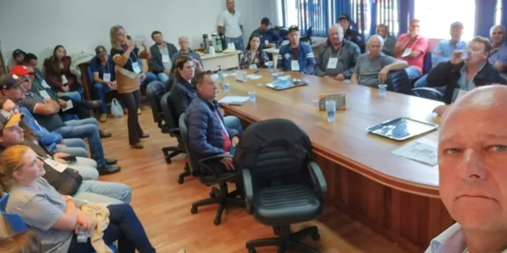 Projeto foi debatido em reunião com 30 produtores rurais e representantes da Secretaria de Agricultura e Abastecimento