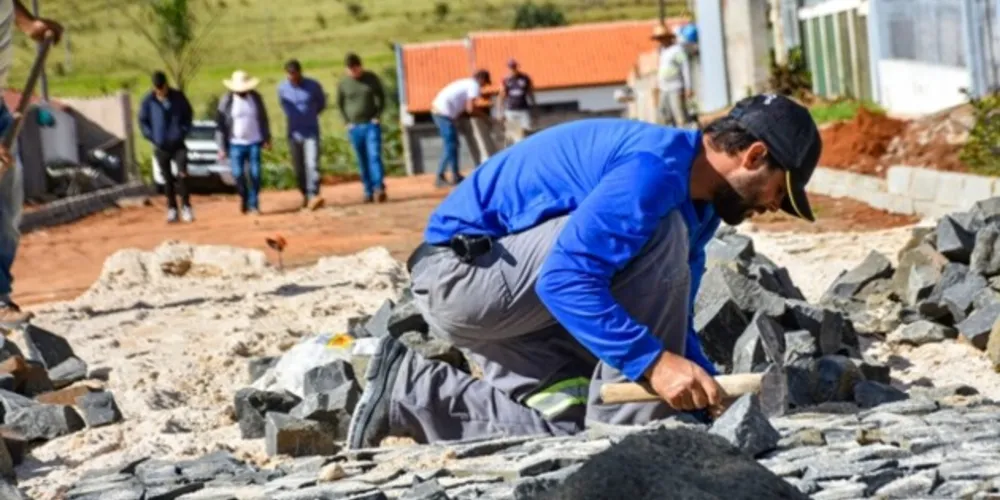 Em 500 dias de governo, foram pavimentados 14 trechos de ruas nos bairros Remonta, Bela Vista e Santa Cecília