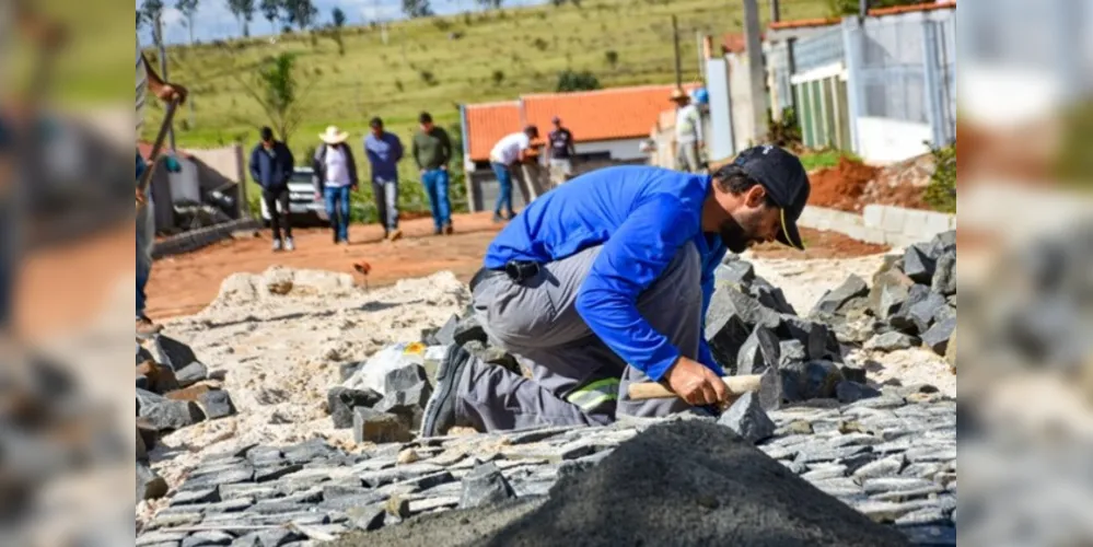 Em 500 dias de governo, foram pavimentados 14 trechos de ruas nos bairros Remonta, Bela Vista e Santa Cecília