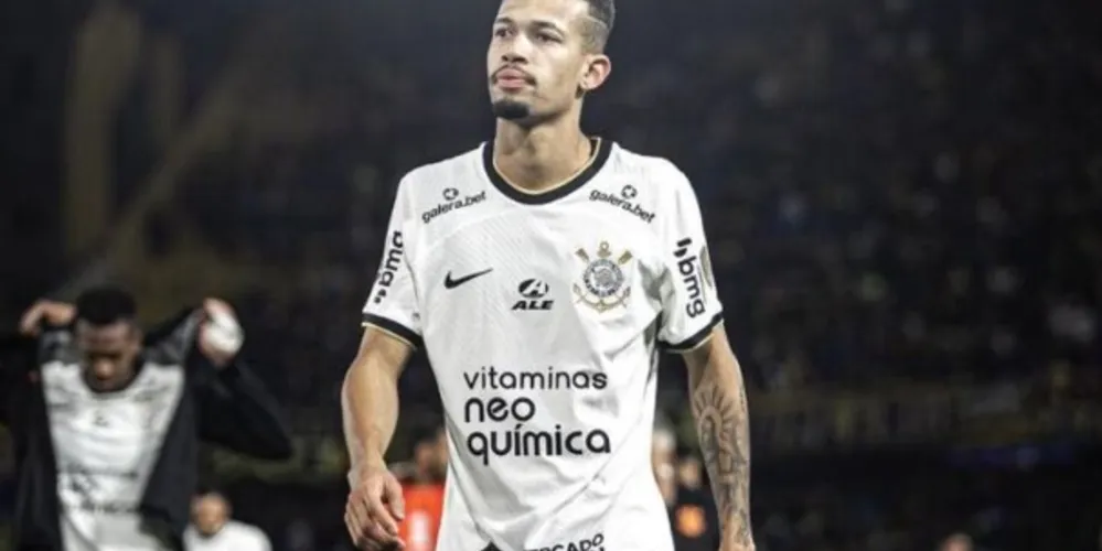 O jogador foi formado na base alvinegra e voltou ao clube após se destacar defendendo o Atlético Goianiense.