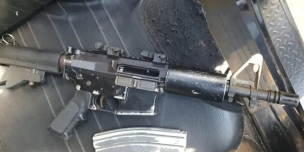 Arma foi apreendida pela Polícia Militar