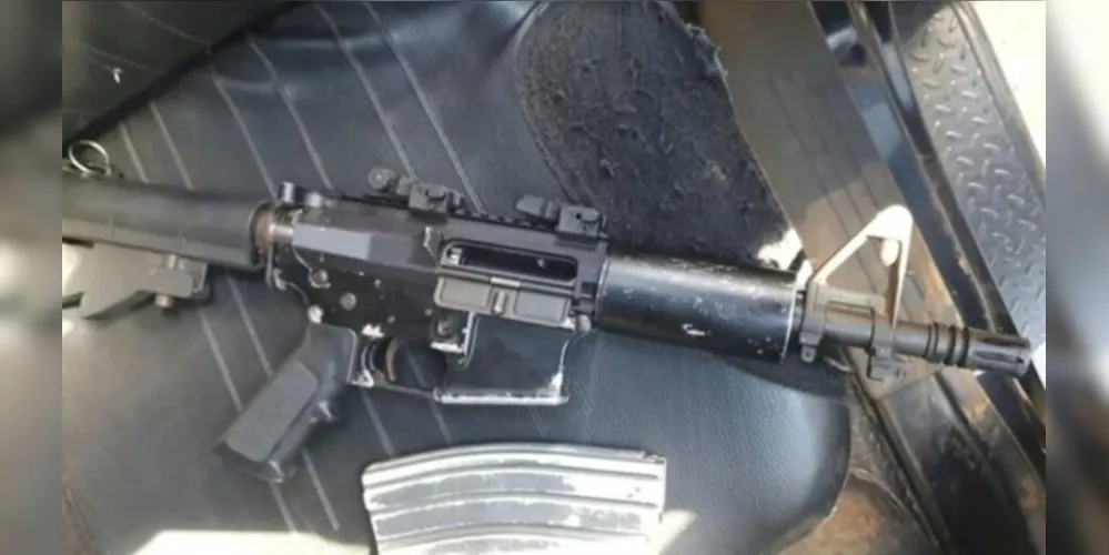 Arma foi apreendida pela Polícia Militar