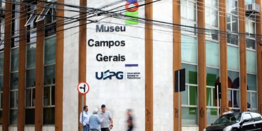 Conferência de abertura destaca o processo de restauro da sede histórica do Museu Campos Gerais