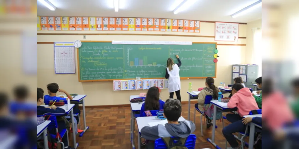 Ao todo, mais de 2,6 mil profissionais se inscreveram para as provas