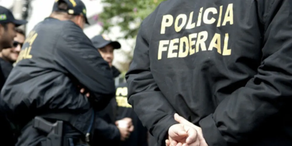 O suspeito se entregou na manhã deste sábado (18).