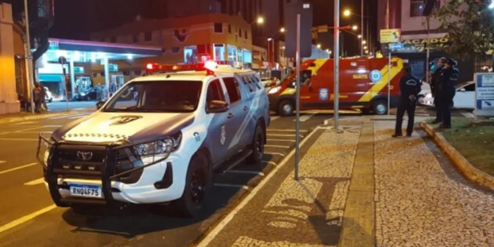 Equipes da Guarda Municipal e do Siate no local da ocorrência.
