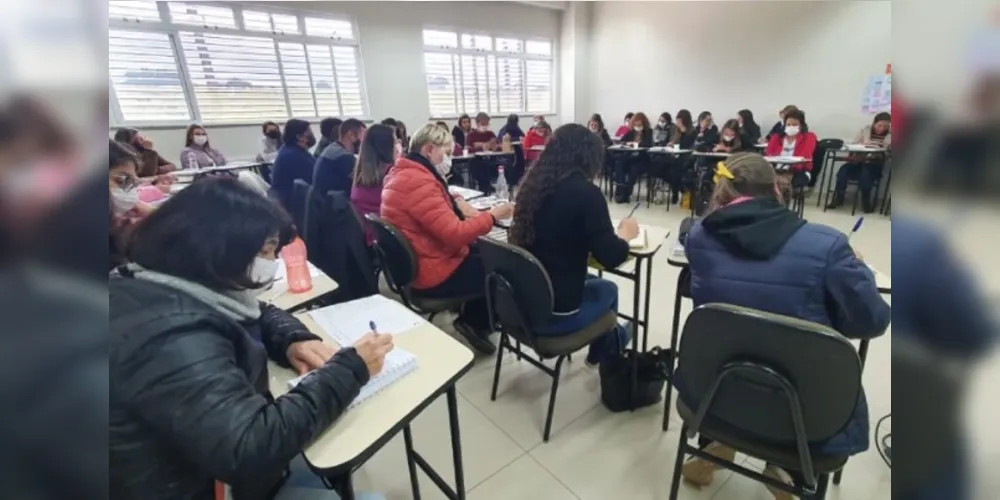 Encontro reúne diretores e diretoras das duas cidades.