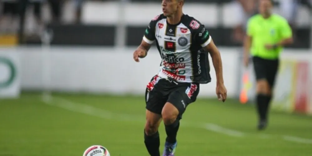 Thomaz marcou 3 gols em 85 jogos pelo Fantasma.