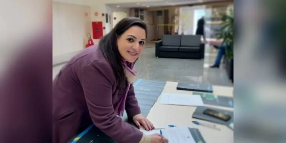 Termo de adesão ao projeto foi assinado pela prefeita Elisangela Pedroso