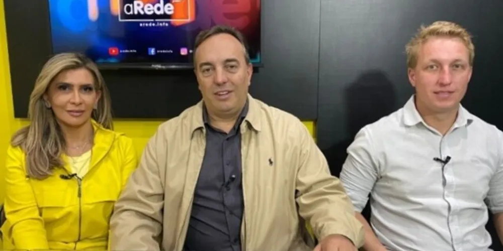 Flávia Francischini, Fernando Francischini e Rudolf Polaco no estúdio do portal aRede.