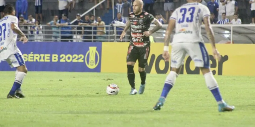 Com o gramado encharcado, o Alvinegro ficou no 0 a 0 com o CSA, em Alagoas