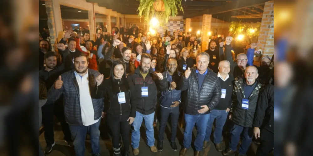 Lideranças políticas durante evento realizado na última sexta-feira (20), em Ponta Grossa.